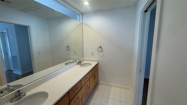 2202 N Peak Street, Dallas, TX 75204