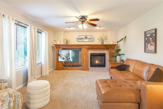 6403 Wilcot Court, Johnston, IA 50131