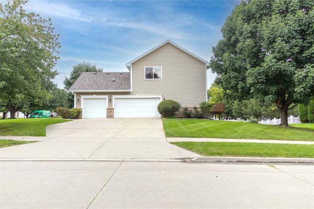 6403 Wilcot Court, Johnston, IA 50131