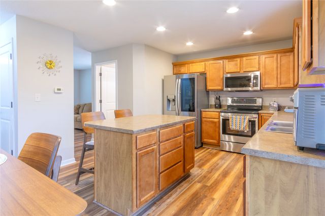 6403 Wilcot Court, Johnston, IA 50131