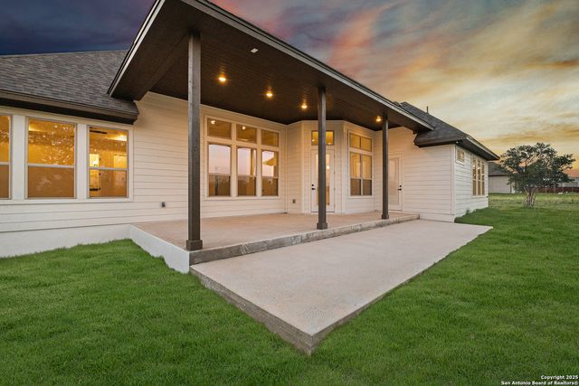 241 Stone Loop, Castroville, TX 78009