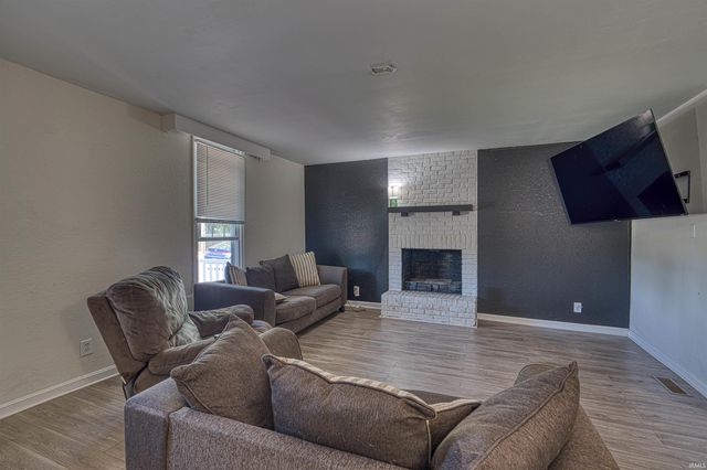401 N 6th Street, Boonville, IN 47601