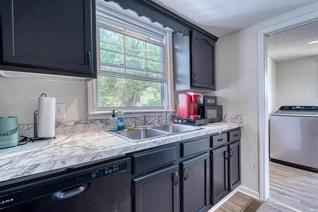 401 N 6th Street, Boonville, IN 47601