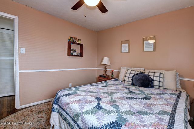 8205 Cris Dr, Louisville, KY 40291