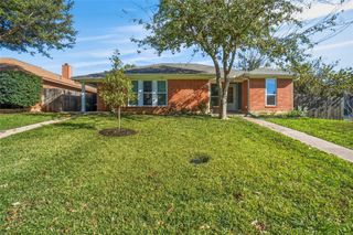 702 Michol Street, Grapevine, TX 76051