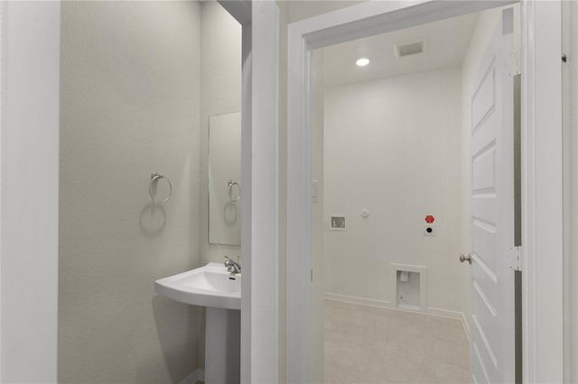 25624 Wheat Seed LN, Elgin, TX 78621