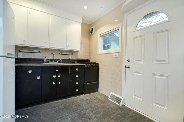 59 Lakewood Road, Manasquan, NJ 08736