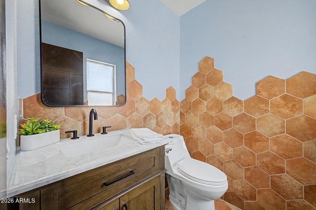 5633 E WETHERSFIELD Road, Scottsdale, AZ 85254