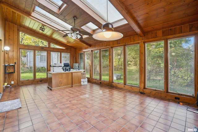 3800 14TH Street, Rock Island, IL 61201