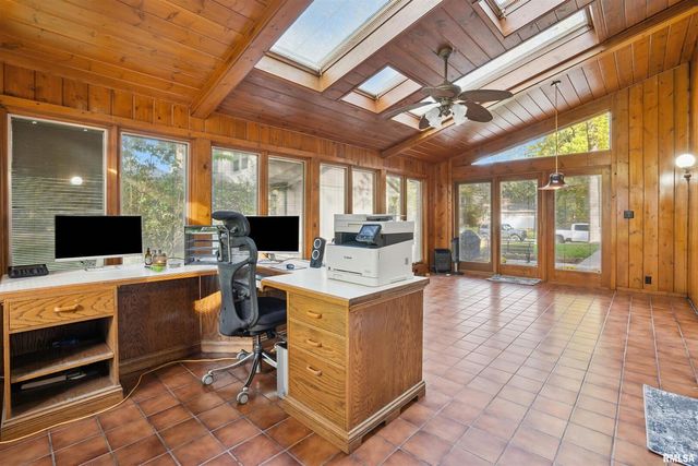 3800 14TH Street, Rock Island, IL 61201