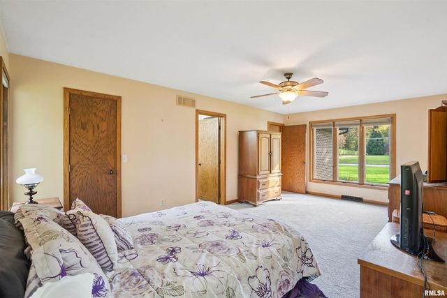 3800 14TH Street, Rock Island, IL 61201