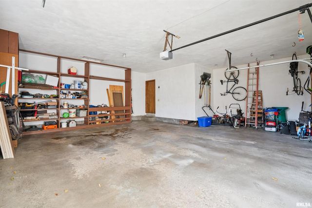 3800 14TH Street, Rock Island, IL 61201