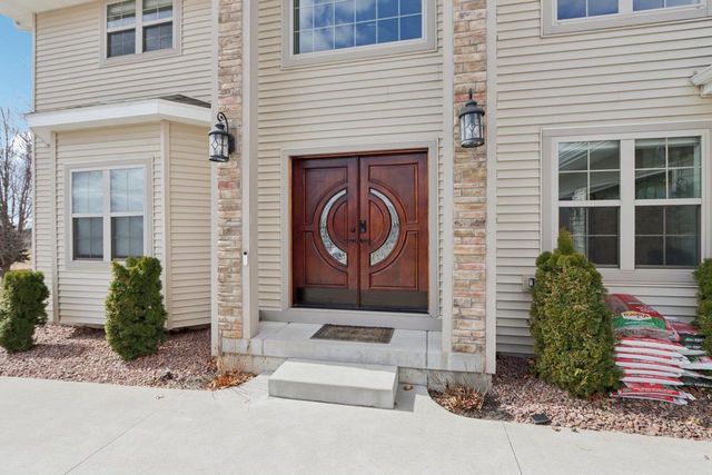 2820 Bluebird Drive, Portage, WI 53901