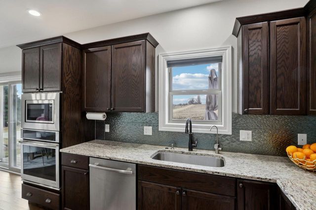 2820 Bluebird Drive, Portage, WI 53901