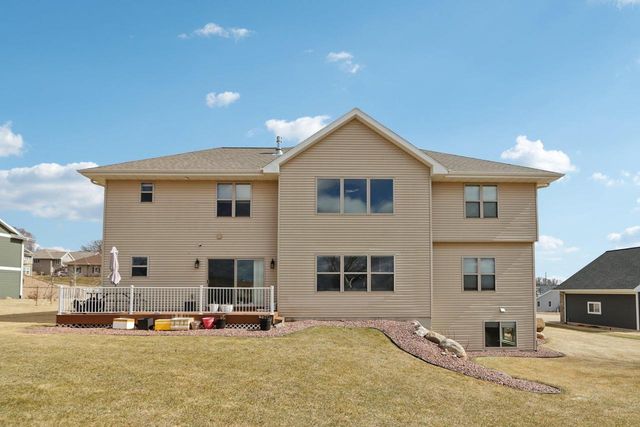 2820 Bluebird Drive, Portage, WI 53901