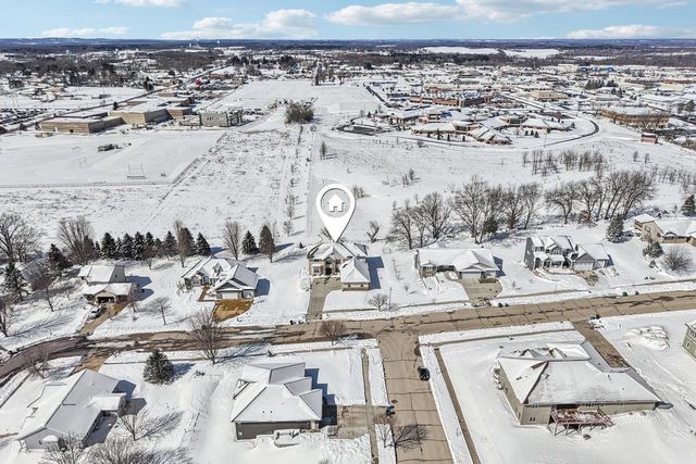 2820 Bluebird Drive, Portage, WI 53901