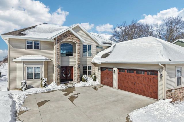 2820 Bluebird Drive, Portage, WI 53901