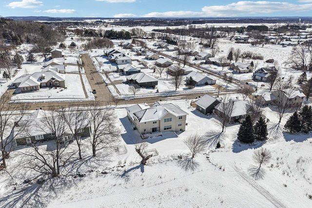 2820 Bluebird Drive, Portage, WI 53901