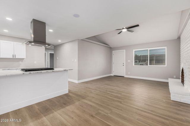 8733 W TURNEY Avenue, Phoenix, AZ 85037