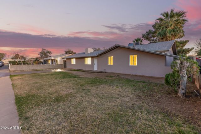 8733 W TURNEY Avenue, Phoenix, AZ 85037