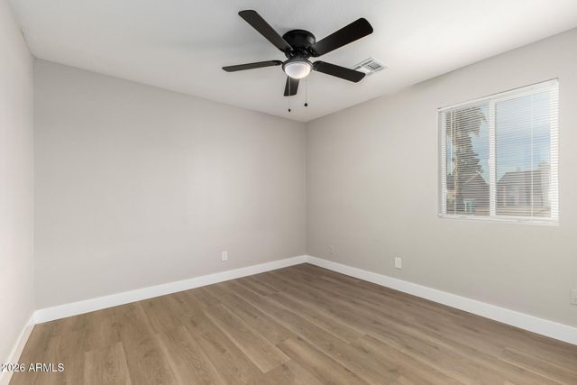 8733 W TURNEY Avenue, Phoenix, AZ 85037