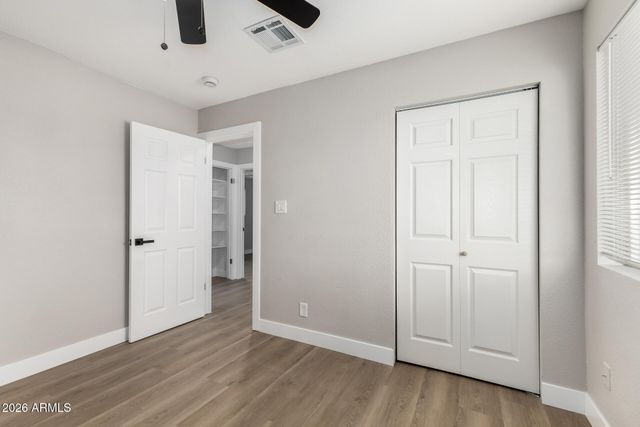 8733 W TURNEY Avenue, Phoenix, AZ 85037