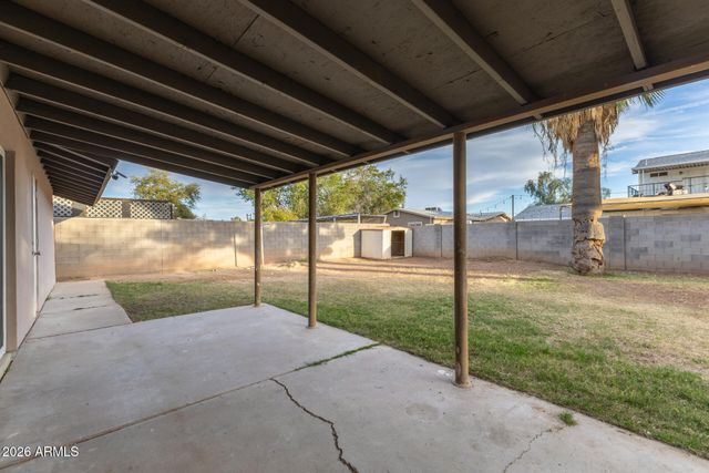 8733 W TURNEY Avenue, Phoenix, AZ 85037