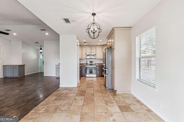 195 Windsor Circle, Woodbine, GA 31569