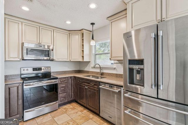 195 Windsor Circle, Woodbine, GA 31569