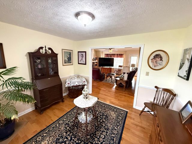 387 Colony Drive, Versailles, KY 40383