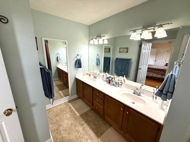 387 Colony Drive, Versailles, KY 40383