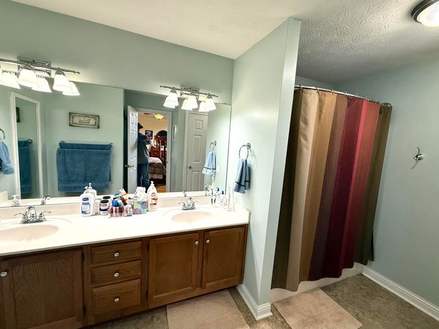 387 Colony Drive, Versailles, KY 40383