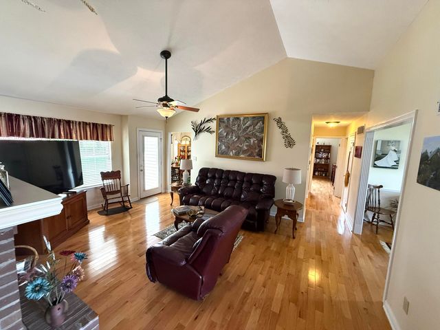 387 Colony Drive, Versailles, KY 40383