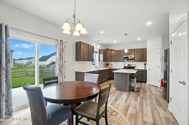 1355 Roberts Circle, Waterville, OH 43566