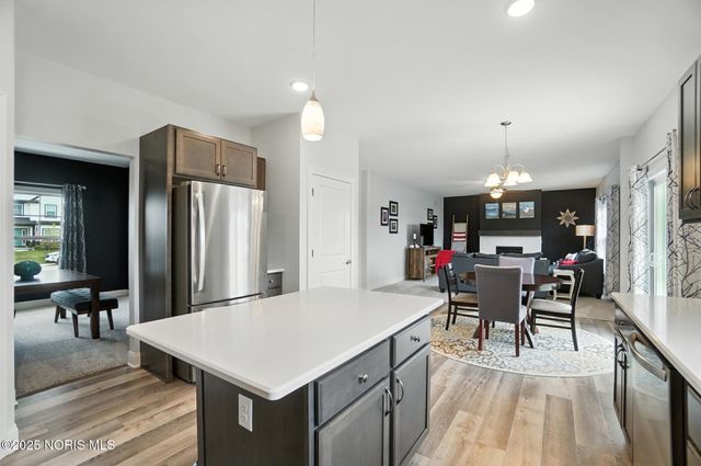 1355 Roberts Circle, Waterville, OH 43566