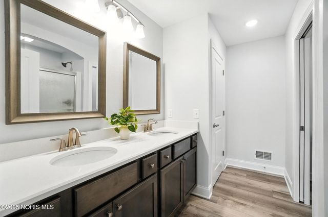 1355 Roberts Circle, Waterville, OH 43566