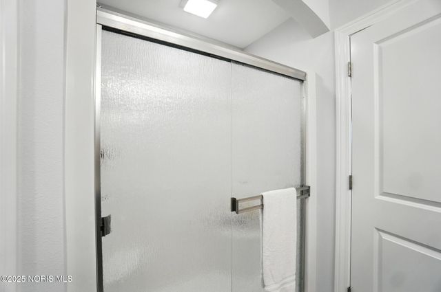 1355 Roberts Circle, Waterville, OH 43566