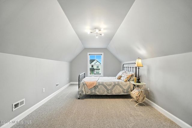 1355 Roberts Circle, Waterville, OH 43566