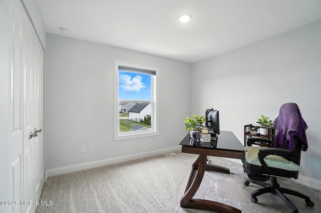 1355 Roberts Circle, Waterville, OH 43566