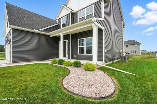 1355 Roberts Circle, Waterville, OH 43566