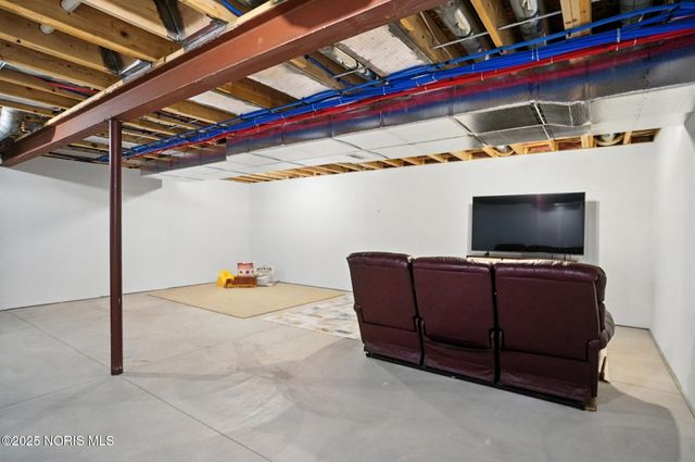 1355 Roberts Circle, Waterville, OH 43566