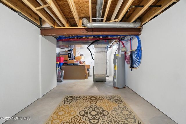 1355 Roberts Circle, Waterville, OH 43566