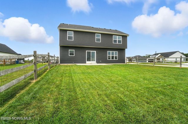 1355 Roberts Circle, Waterville, OH 43566