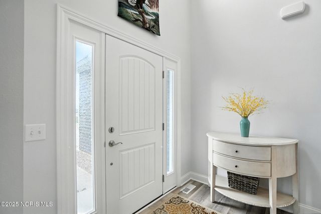 1355 Roberts Circle, Waterville, OH 43566