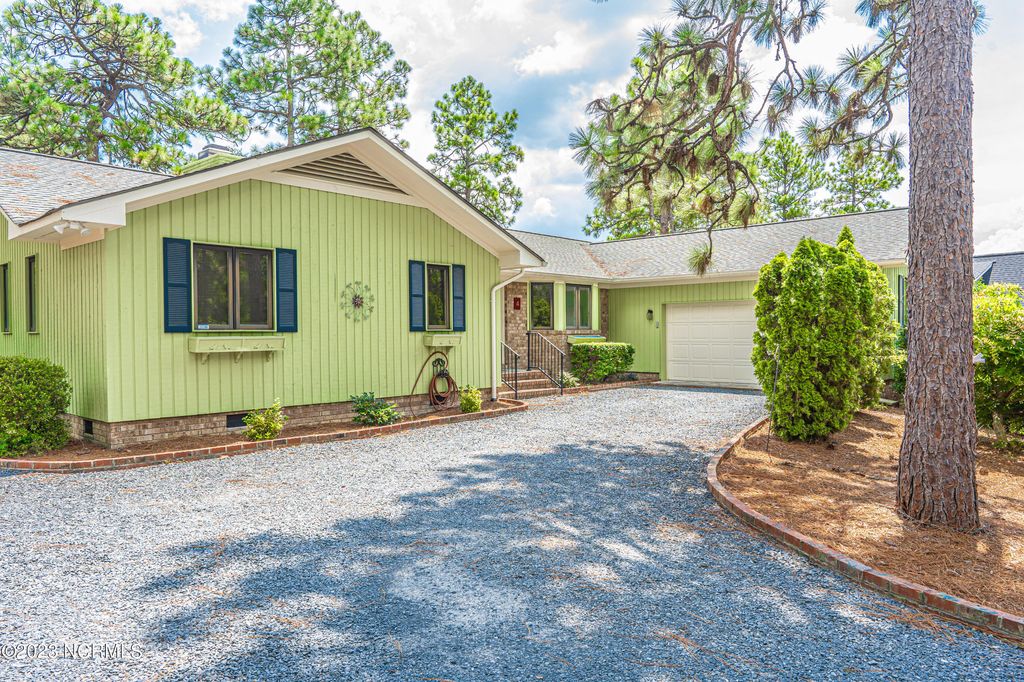 4 Harness Place, Pinehurst, NC 28374