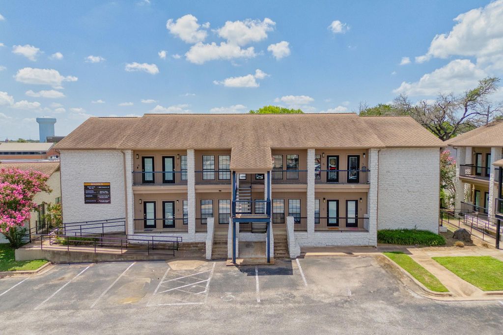 13740 N Highway 183 Highway N6, Austin, TX 78750