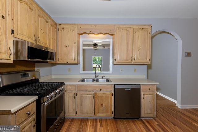 115 Saint Andrews Walk, Sharpsburg, GA 30277