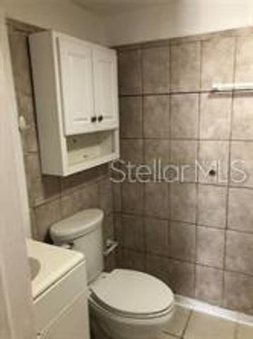 915 W OAK RIDGE ROAD B, Orlando, FL 32809