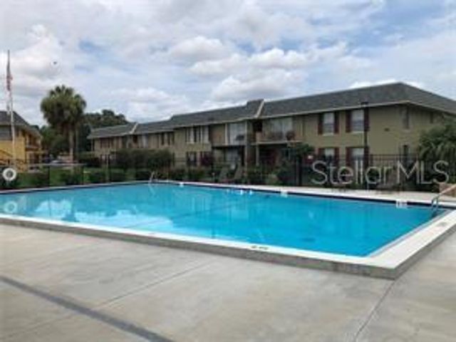 915 W OAK RIDGE ROAD B, Orlando, FL 32809