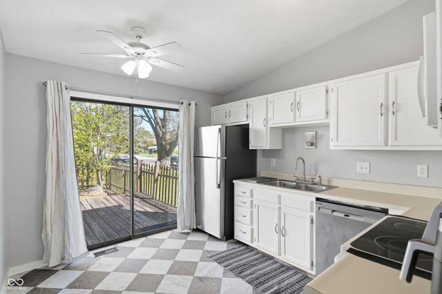 652 Southridge Court, Westfield, IN 46074